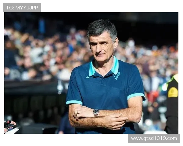 奥林匹亚科斯主帅批评红牌判罚称球队正渐入佳境却被干扰